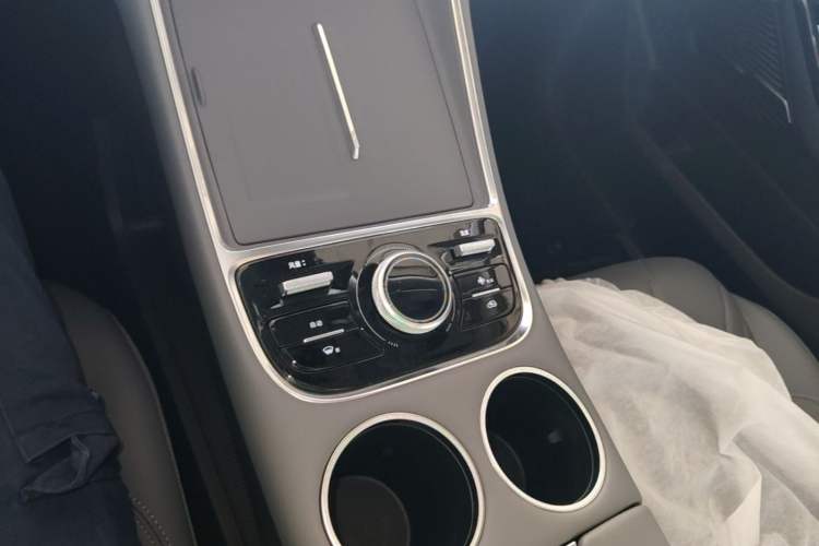 Used Geely Galaxy L6 2025 EM-i 140km Explorer+ Edition Gear Lever