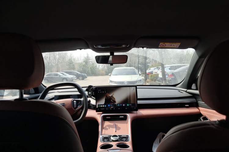 Used Geely Galaxy L6 2025 EM-i 60km Launch Edition Headliner