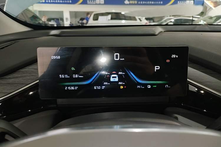 Used Geely Galaxy L6 2025 EM-i 140km Long-Range Version Instrument Cluster