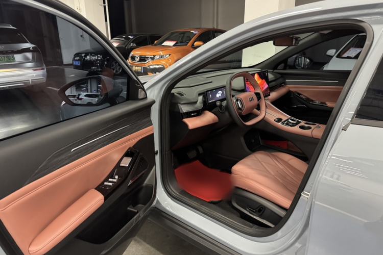 Used Geely Galaxy L6 2025 EM-i 140km Explorer+ Edition Interior 1