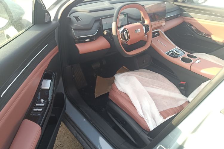 Used Geely Galaxy L6 2025 EM-i 140km Explorer+ Edition Interior 3