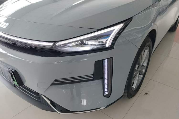 Used Geely Galaxy L6 2025 EM-i 140km Long-Range Version Left Front Headlight