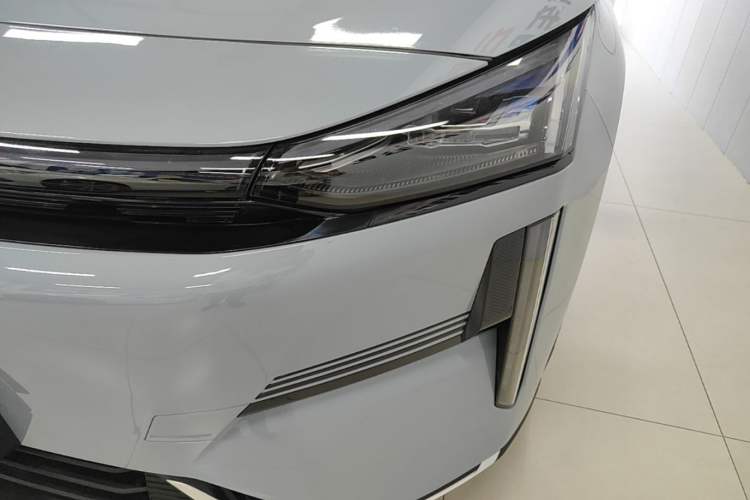 Used Geely Galaxy L6 2025 EM-i 140km Long-Range Version Left Front Headlight