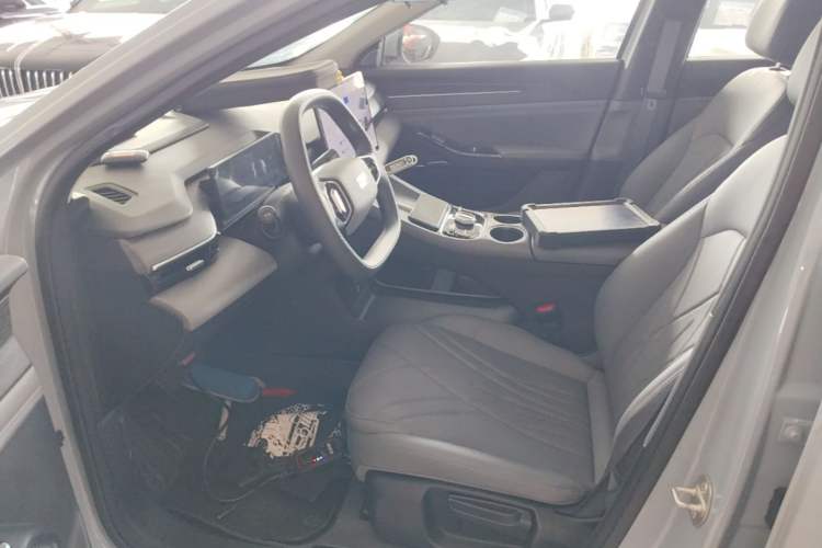 Used Geely Galaxy L6 2025 EM-i 140km Long-Range Version Left Front Seat