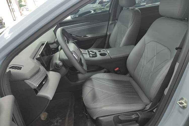 Used Geely Galaxy L6 2025 EM-i 140km Long-Range Version Left Front Seat