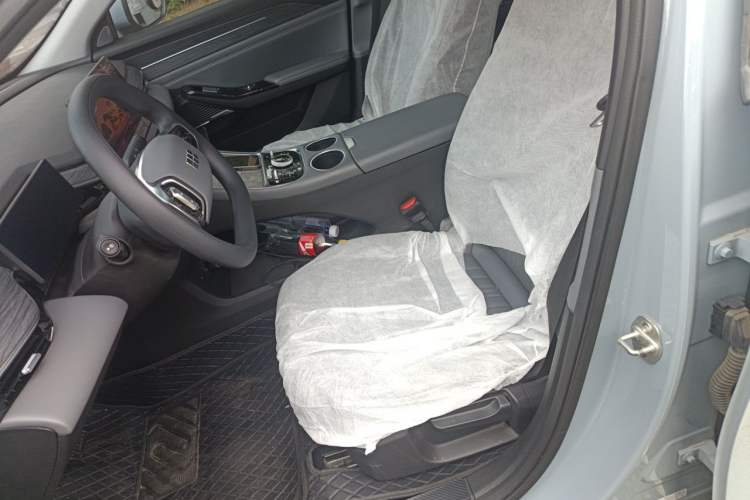 Used Geely Galaxy L6 2025 EM-i 140km Long-Range Version Left Front Seat