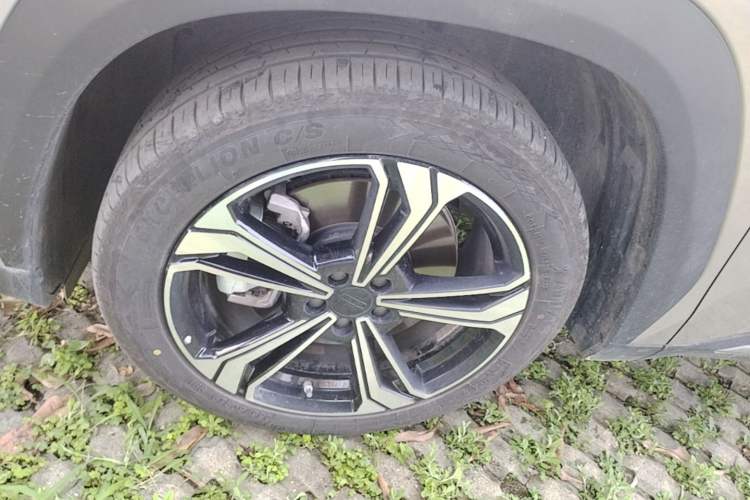 Used Geely Galaxy L6 2025 EM-i 140km Starship Edition Left Front Wheel Hub