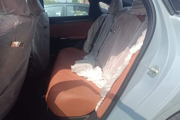 Used Geely Galaxy L6 2025 EM-i 140km Explorer+ Edition Left Rear Seat