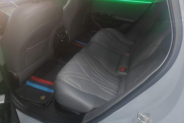 Used Geely Galaxy L6 2025 EM-i 140km Explorer+ Edition Left Rear Seat