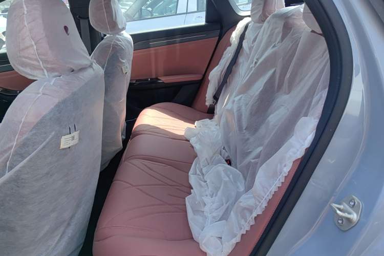 Used Geely Galaxy L6 2025 EM-i 60km Launch Edition Left Rear Seat