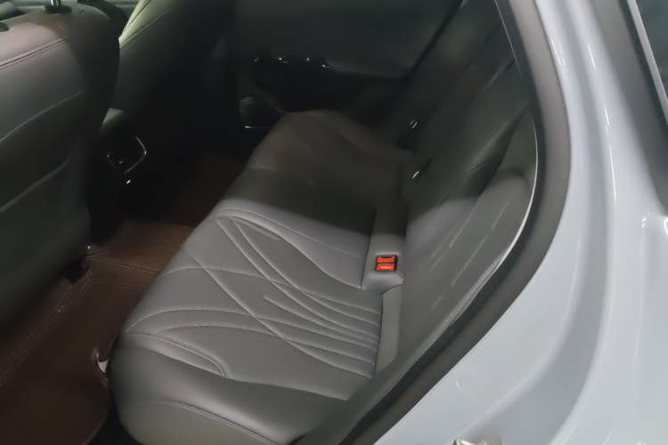 Used Geely Galaxy L6 2025 EM-i 140km Explorer+ Edition Left Rear Seat
