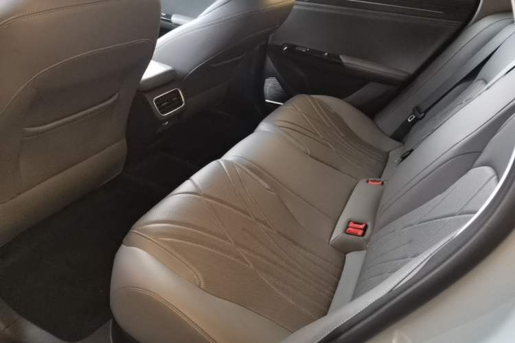 Used Geely Galaxy L6 2025 EM-i 60km Launch Edition Left Rear Seat