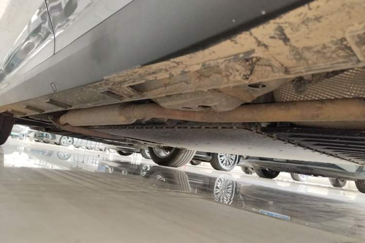 Used Geely Galaxy L6 2025 EM-i 140km Long-Range Version Left Side Sill