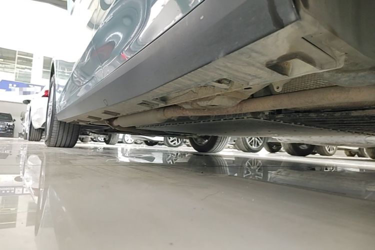 Used Geely Galaxy L6 2025 EM-i 140km Long-Range Version Left Side Sill