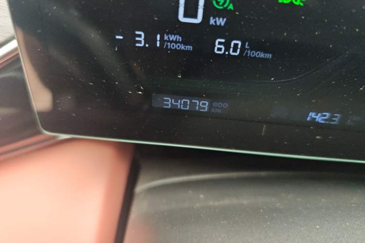 Used Geely Galaxy L6 2025 EM-i 60km Launch Edition Odometer Close Up