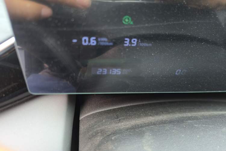 Used Geely Galaxy L6 2025 EM-i 60km Exploration Edition Odometer Close Up