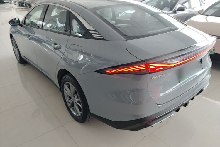 Used Geely Galaxy L6 2025 EM-i 140km Long-Range Version Rear Left 45 Deg