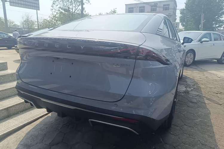 Used Geely Galaxy L6 2025 EM-i 140km Explorer+ Edition Rear Right 45 Deg
