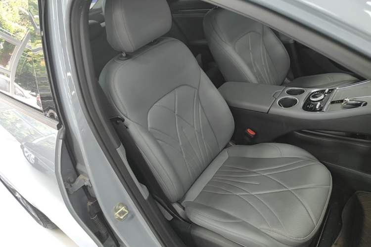 Used Geely Galaxy L6 2025 EM-i 140km Long-Range Version Right Front Seat