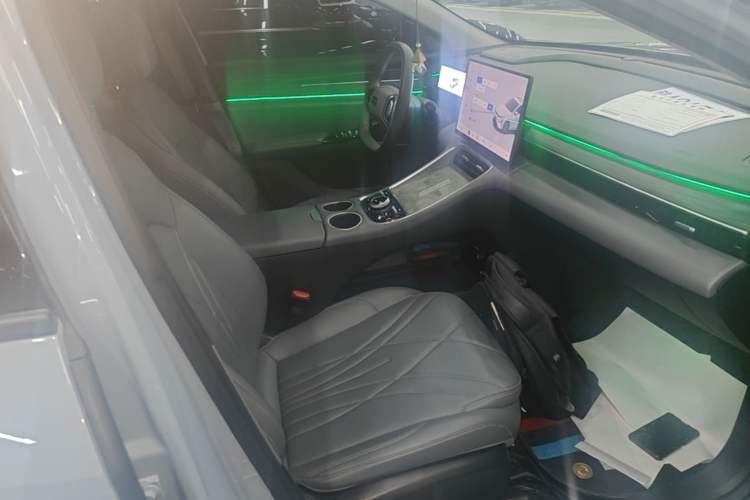 Used Geely Galaxy L6 2025 EM-i 140km Explorer+ Edition Right Front Seat