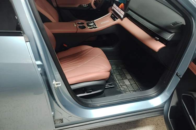 Used Geely Galaxy L6 2025 EM-i 140km Starship Edition Right Front Seat
