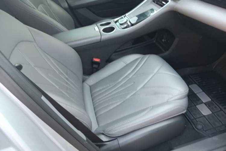 Used Geely Galaxy L6 2025 EM-i 140km Explorer+ Edition Right Front Seat