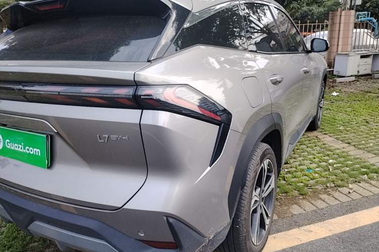 Used Geely Galaxy L6 2025 EM-i 140km Starship Edition Right Rear Taillight