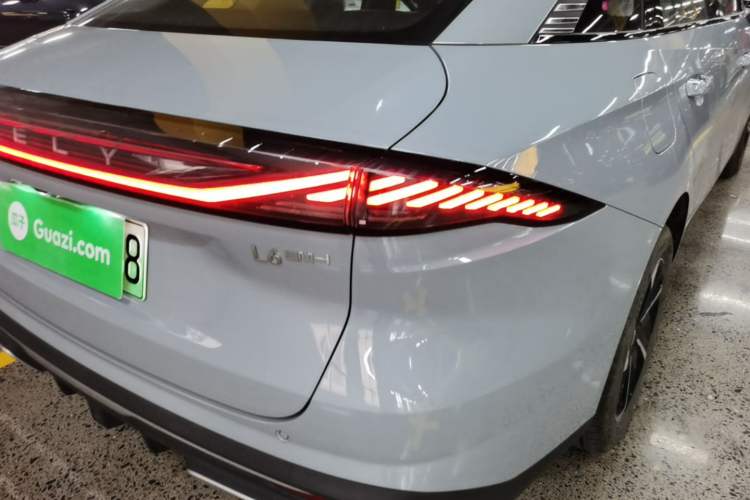 Used Geely Galaxy L6 2025 EM-i 140km Starship Edition Right Rear Taillight