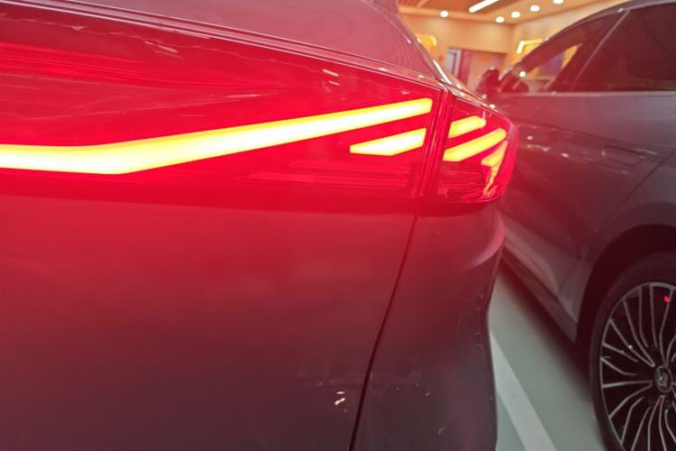 Used Geely Galaxy L6 2025 EM-i 60km Exploration Edition Right Rear Taillight
