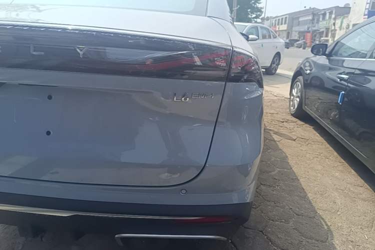 Used Geely Galaxy L6 2025 EM-i 140km Explorer+ Edition Right Rear Taillight