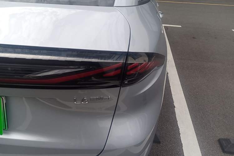 Used Geely Galaxy L6 2025 EM-i 60km Exploration Edition Right Rear Taillight