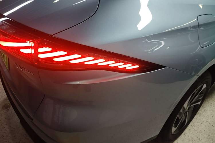Used Geely Galaxy L6 2025 EM-i 140km Starship Edition Right Rear Taillight
