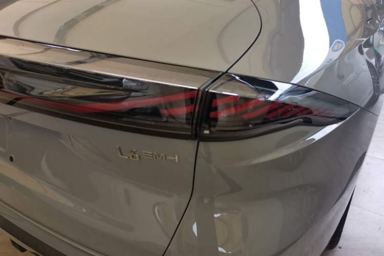 Used Geely Galaxy L6 2025 EM-i 60km Launch Edition Right Rear Taillight