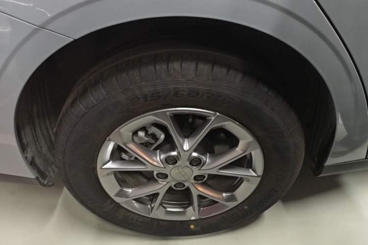 Used Geely Galaxy L6 2025 EM-i 60km Exploration Edition Right Rear Wheel Hub