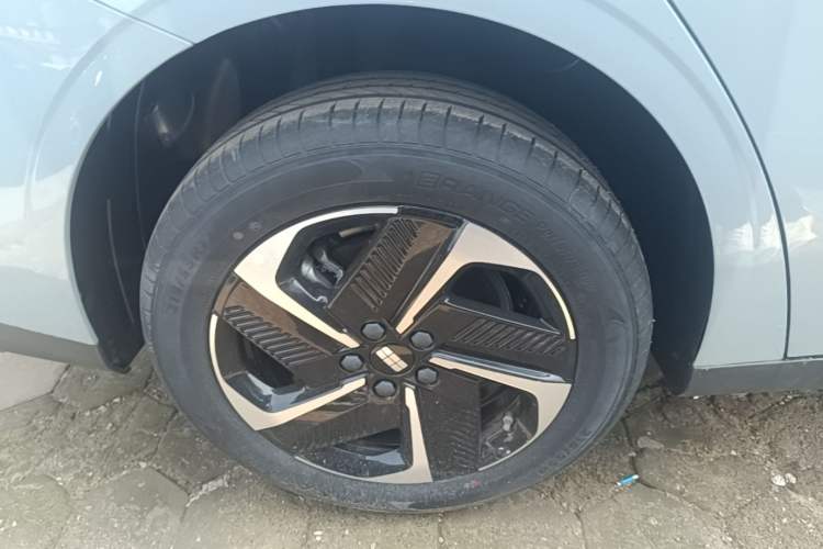 Used Geely Galaxy L6 2025 EM-i 140km Explorer+ Edition Right Rear Wheel Hub