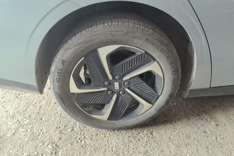Used Geely Galaxy L6 2025 EM-i 140km Explorer+ Edition Right Rear Wheel Hub