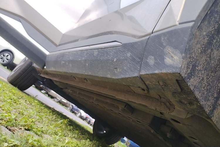 Used Geely Galaxy L6 2025 EM-i 140km Starship Edition Right Side Sill