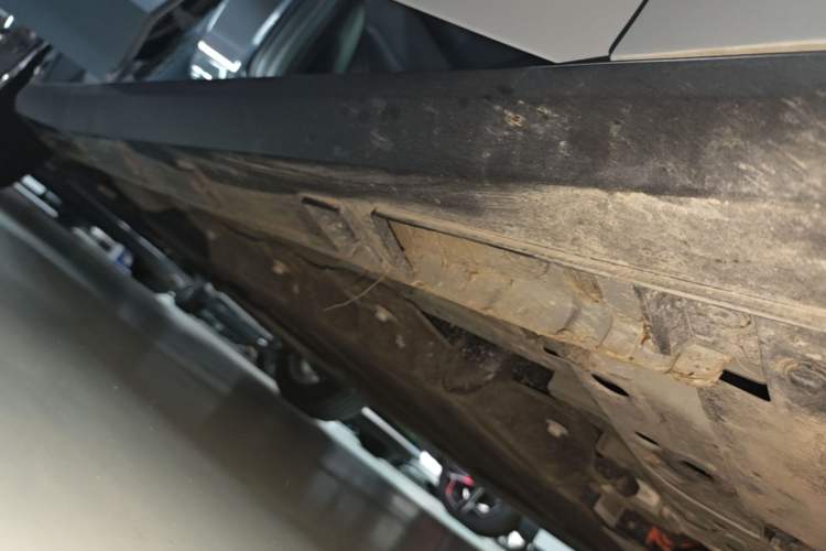 Used Geely Galaxy L6 2025 EM-i 60km Exploration Edition Right Side Sill