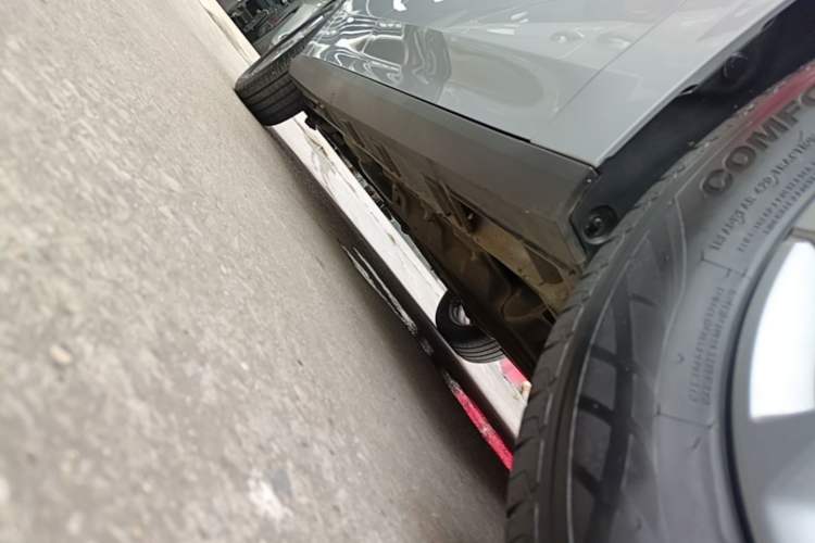 Used Geely Galaxy L6 2025 EM-i 60km Launch Edition Right Side Sill