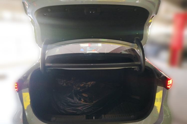 Used Geely Galaxy L6 2025 EM-i 140km Explorer+ Edition Trunk