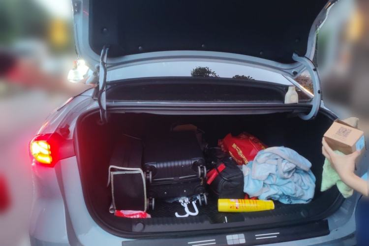 Used Geely Galaxy L6 2025 EM-i 60km Launch Edition Trunk