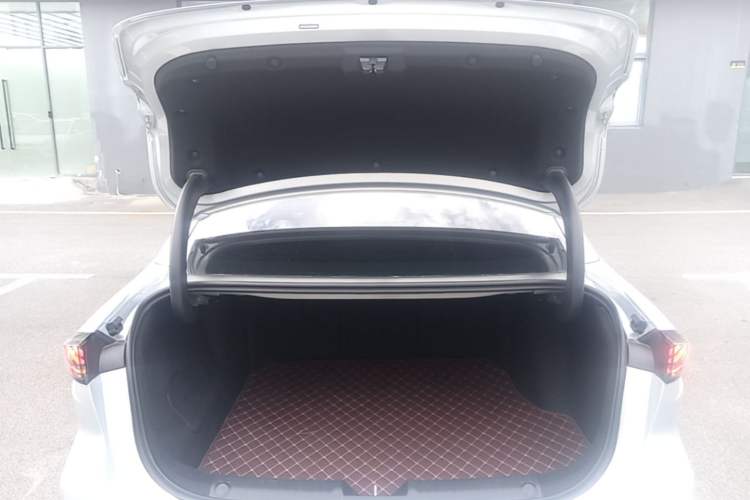 Used Geely Galaxy L6 2025 EM-i 60km Exploration Edition Trunk