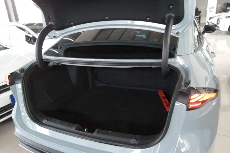 Used Geely Galaxy L6 2025 EM-i 140km Explorer+ Edition Trunk