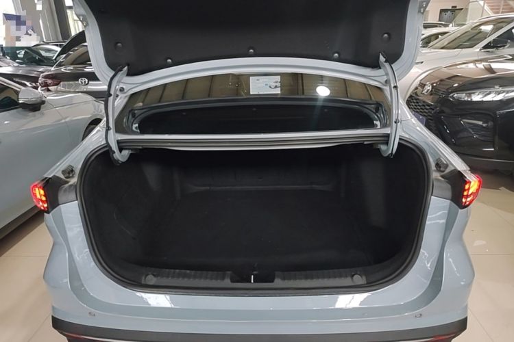 Used Geely Galaxy L6 2025 EM-i 140km Long-Range Version Trunk