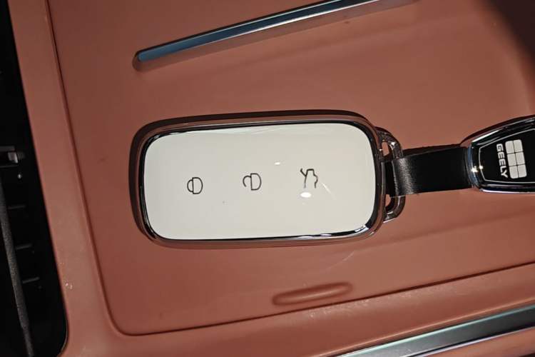 Used Geely Galaxy L6 2025 EM-i 60km Launch Edition Vehicle Key