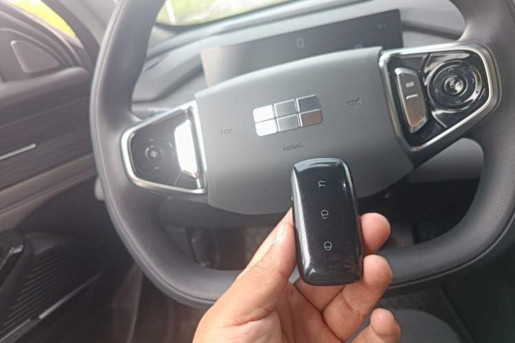 Used Geely Galaxy L6 2025 EM-i 140km Long-Range Version Vehicle Key