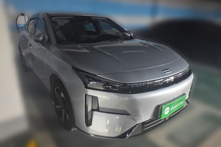 Used Geely Galaxy L6 2025 EM-i 140km Starship Edition Front Right 45 Deg