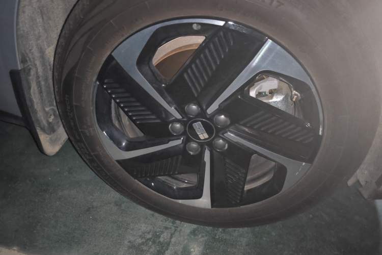 Used Geely Galaxy L6 2025 EM-i 140km Starship Edition Right Front Wheel Hub