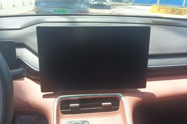 Used Geely Galaxy L6 2025 EM-i 140km Long-Range Version Audio And AC Panel