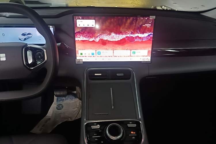Used Geely Galaxy L6 2025 EM-i 140km Starship Edition Audio And AC Panel